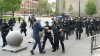 Dan de alta a anciano que fue empujado por la policía en protesta