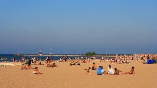 Evanston abre la playa al eclipse