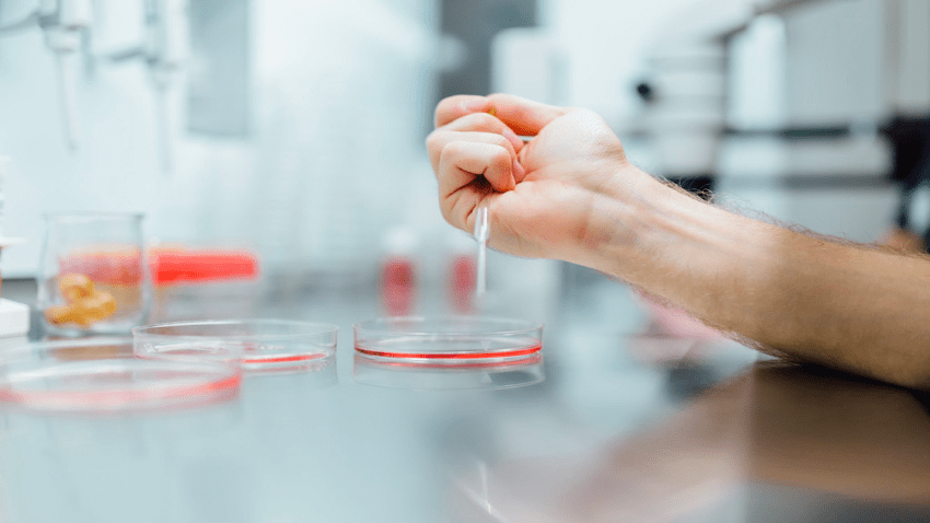 Contemplan laboratorio de Salud opere 24/7 para agilizar pruebas del COVID-19