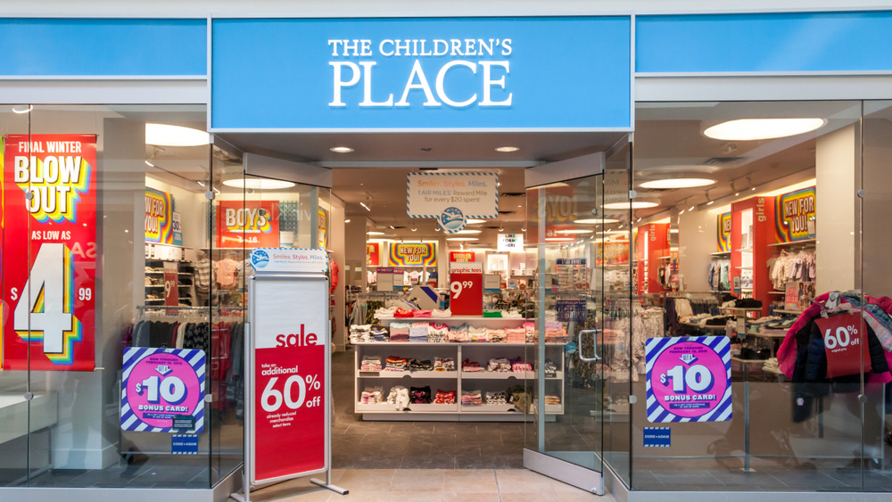 The Children s Place cerrar 300 tiendas mientras se repone de