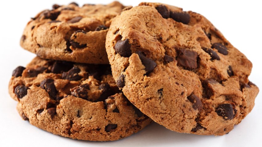 ¡Calor extremo! Hornean galletas en el interior de un auto