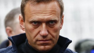 Una foto de archivo fechada el 29 de septiembre de 2019 muestra al líder de la oposición rusa Alexei Navalny durante una manifestación en apoyo de los presos políticos en la calle Prospekt Sakharova en Moscú, Rusia.