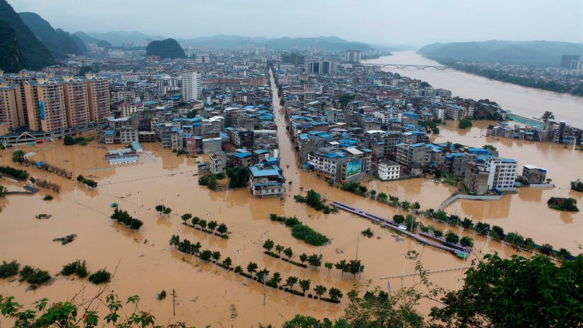 Inundaciones dejan decenas de muertos en China