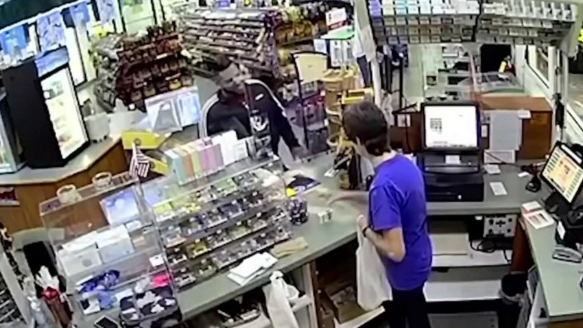 En alerta tras fraude con tarjetas clonadas en Fort Myers