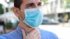 Este sería el primer síntoma de un contagio de Ómicron, según los médicos