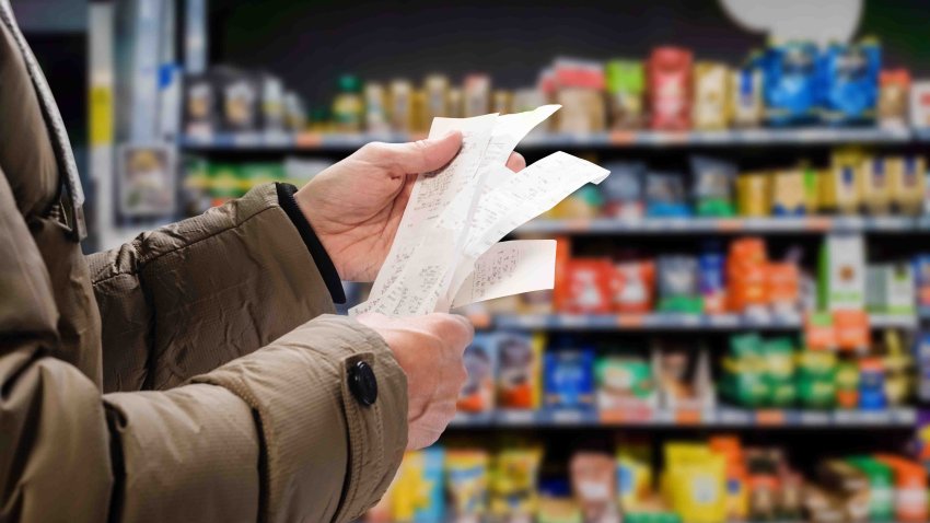 Golpe al bolsillo: qué hacer para batallar contra la inflación en EEUU