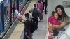 “Milagro” en video: joven cae desmayada a las vías del tren y vive para contarlo