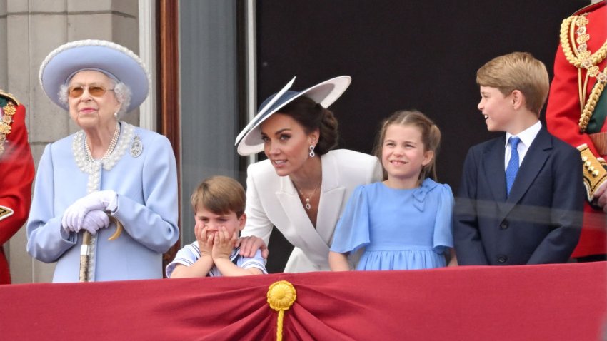 Los 70 años en el trono: lo que no se puede hacer frente a la reina Isabel II