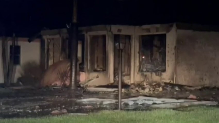 Lo inimaginable: casa termina en cenizas en medio del azote del huracán Ian