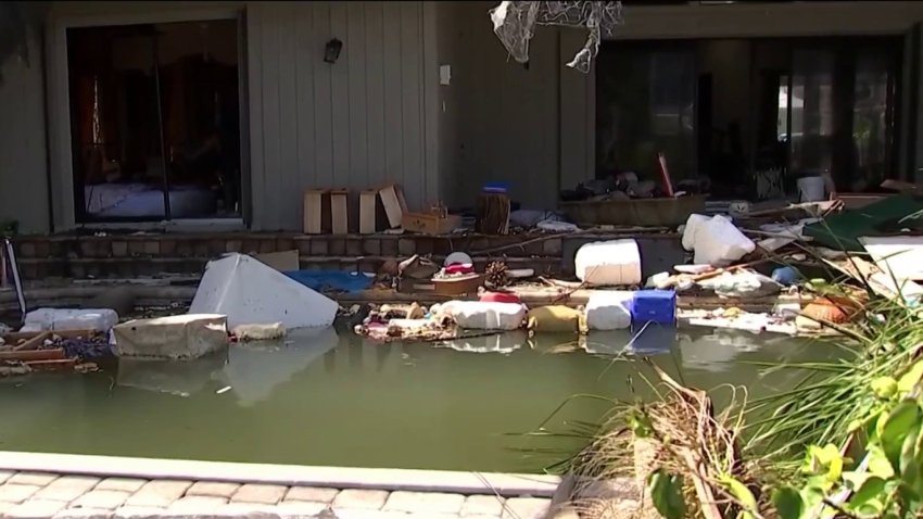 Devastación y muerte en zonas arrasadas en Fort Myers por el huracán Ian