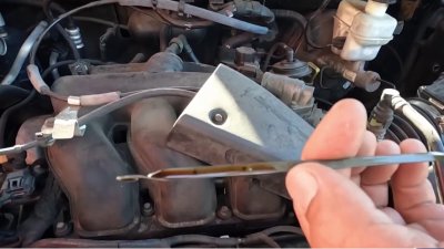 ¿Qué hacer si tu auto se inundó tras el paso del huracán Ian?