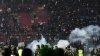 Pánico en Indonesia: mueren al menos 125 personas en estampida en partido de fútbol