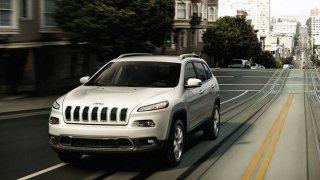Foto de archivo de la Jeep Cherokee 2016 Sport.