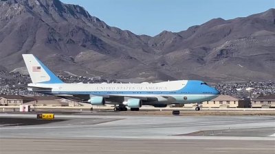 Así aterrizó el avión presidencial en El Paso; el presidente Biden visita la frontera por primera vez