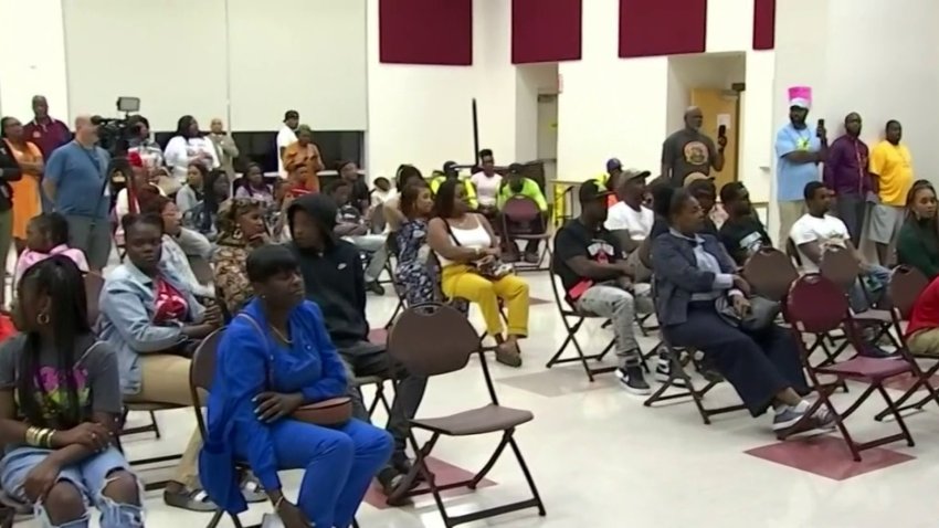 Realizan un foro de violencia en la juventud en Tampa