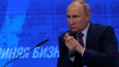 Emiten orden de arresto contra Vladimir Putin por crímenes de guerra
