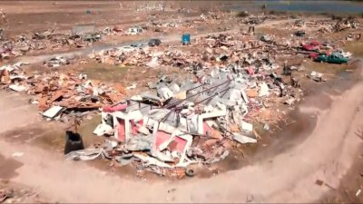 Desde el aire: las apocalípticas imágenes del pueblo que fue borrado del mapa por un tornado