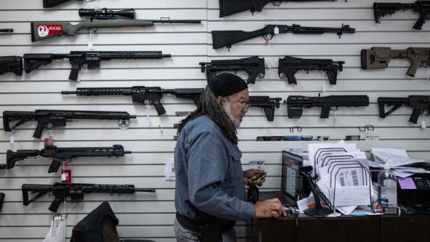 En detalle: la nueva orden ejecutiva de Biden sobre el control de armas