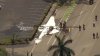 Una avioneta se estrella y estalla en llamas en una calle en Florida y muere el piloto