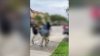 Brutal golpiza: con puños y patadas atacan sin piedad a hispana afuera de su escuela