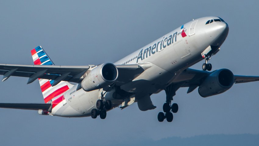 American Airlines plane