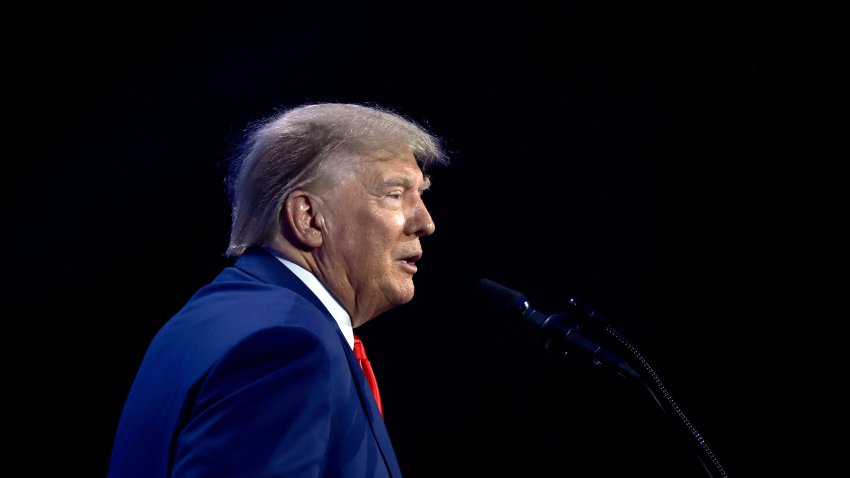 Trump enfrenta nuevos cargos por documentos clasificados