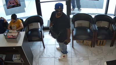 En video: fracasa intento de robo tras reacción de clientes en salón de belleza
