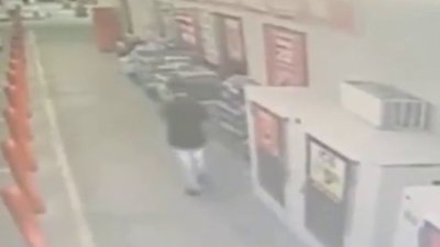 Roban bebidas alcohólicas en un Circle K en Lakeland