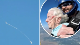 Insólito: caen telarañas desde el cielo y la anciana paracaidista