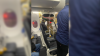 Vuelo de Alaska Airlines aterriza de emergencia en Oregon tras perder ventana y trozo del fuselaje