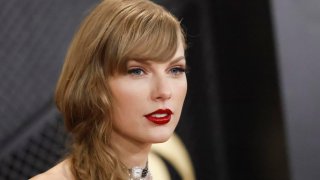 Taylor Swift amenaza con demanda a universitario que rastrea su avión