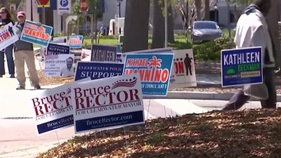 Electores de Clearwater salen a votar en elecciones municipales
