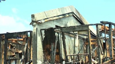 Voraz incendio en Brandon deja a varias familias desamparadas