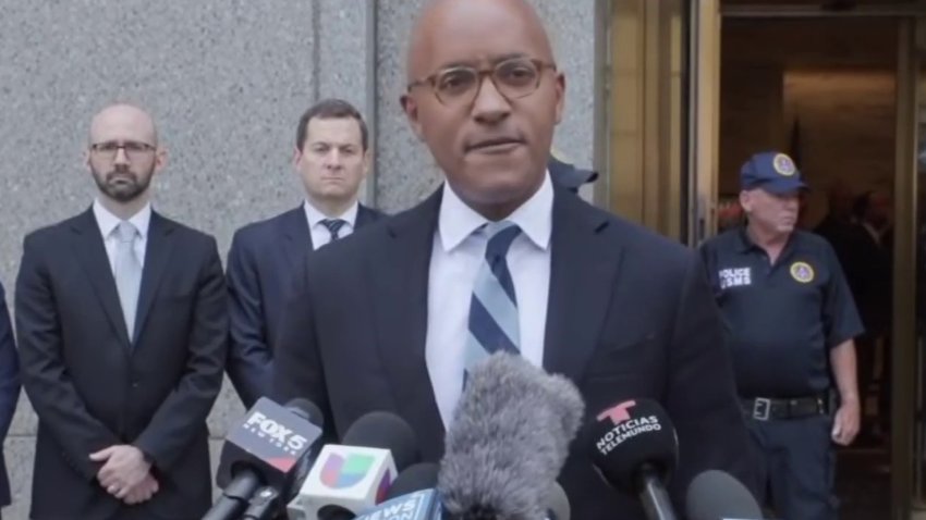 Fiscal federal de Nueva York habla de los cargos del senador Bob Menéndez