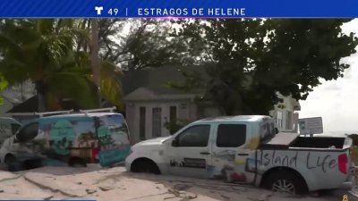 Devastación causada por huracán, afecto a comunidades por inundaciones del mar y crecida de rios