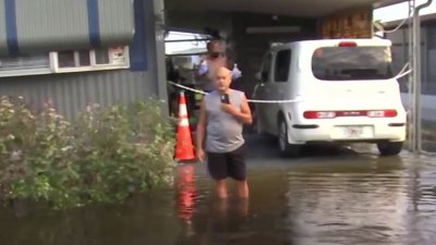 Residentes de comunidad en Polk varados por las inundaciones de Milton