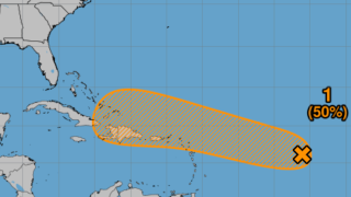 El NHC vigila una potente depresión tropical que azotaría varias islas del Caribe en los próximos días.