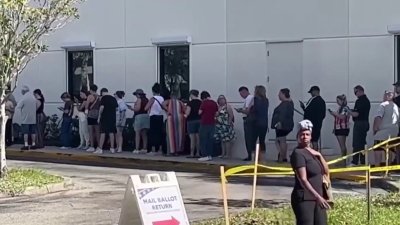 Largas filas en centros de votación en Pinellas