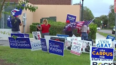 Miles de electores se dirigen a colegios electorales de Town-N-Country