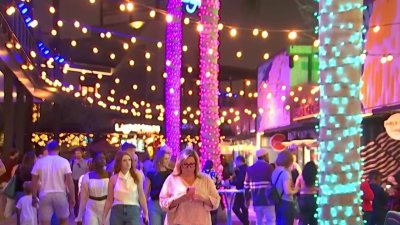 El centro de Tampa enciende la navidad con sus tradicionales luces