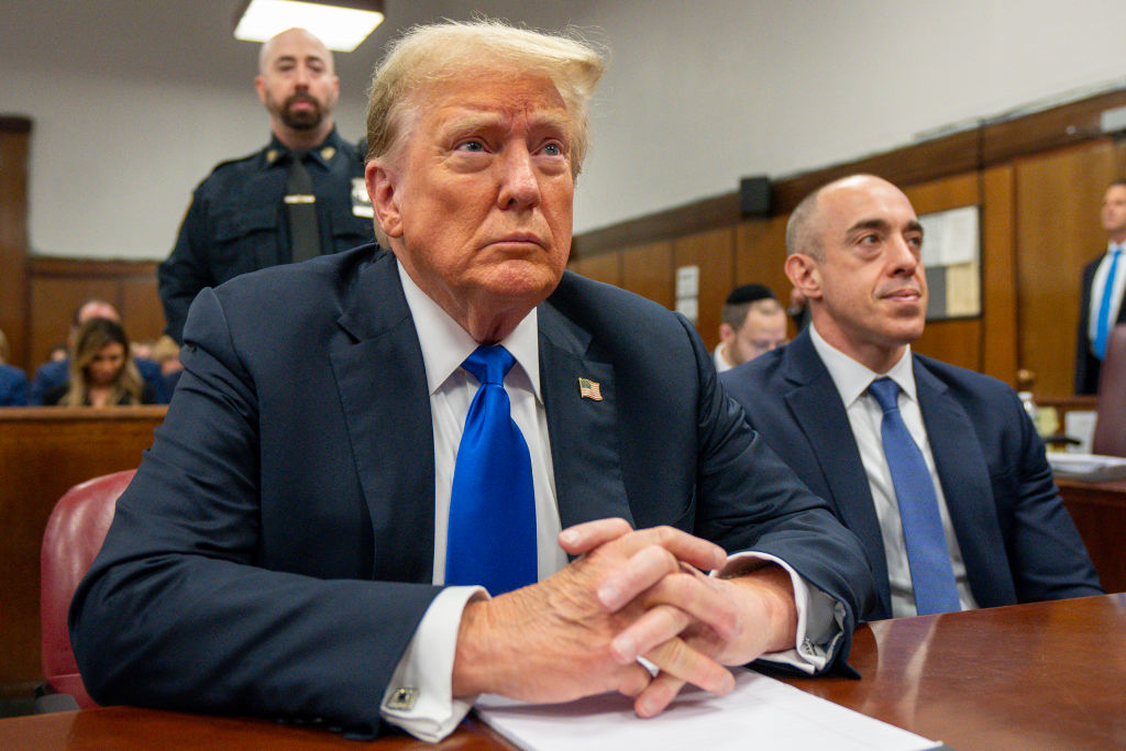 Juez decidirá que pasará con el veredicto de Trump en caso de dinero por silencio
