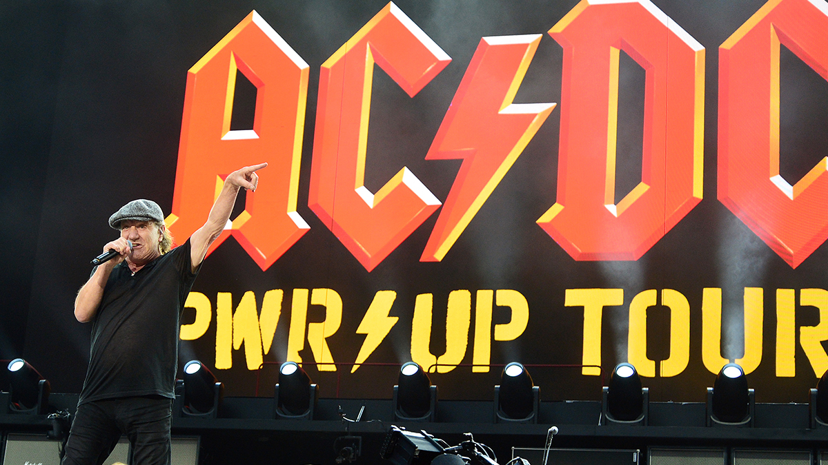 AC/DC vuelve a electrizar Tampa en su gira Power Up 2025 – Telemundo ...