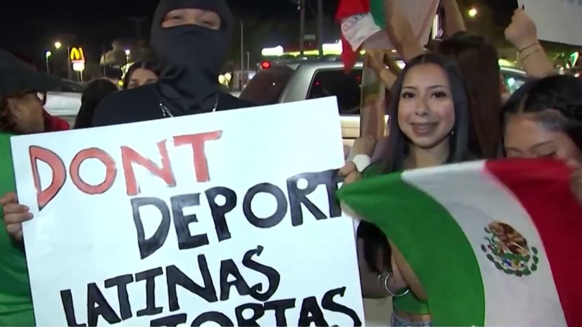Hijos de inmigrantes protestan por sus padres
