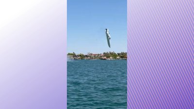 VIDEO: Lancha rápida se eleva por los aires durante una carrera en Lake Havasu