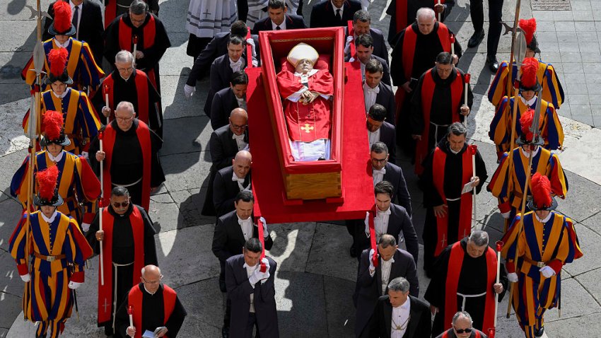 ¿Por qué es único y diferente el ataúd del papa Francisco?