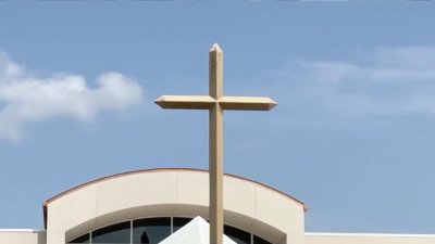 Comunidad peruana en Tampa reacciona tras el primer día del Papa Leó XIV