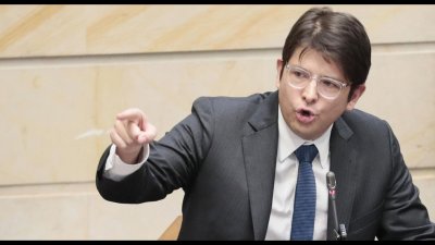 Hieren a tiros a candidato presidencial en Colombia