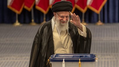 Quién es el ayatollah Alí Jamenei, el líder supremo de Irán