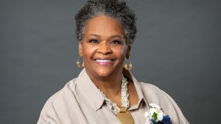 En memoria de la concejala Gwendolyn Henderson.