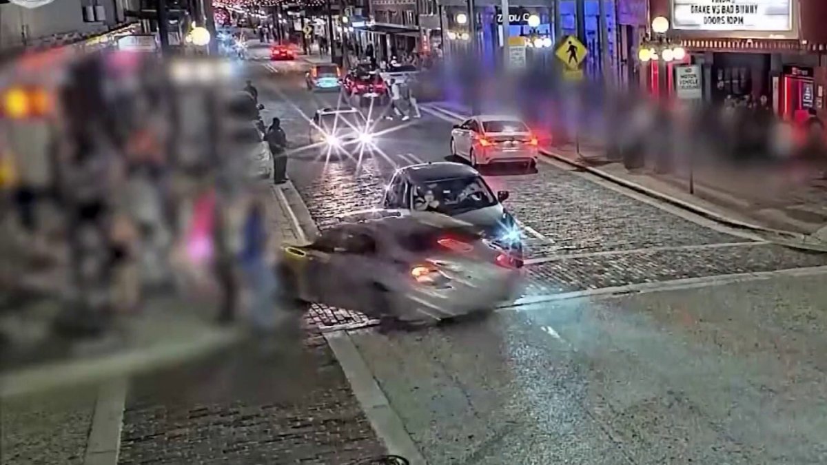 Conductor atropella a multitud y deja a 4 muertos y 17 heridos en Ybor ...